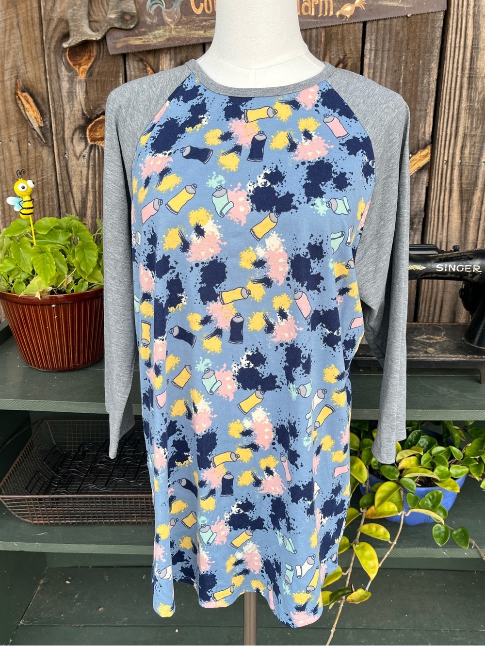 LuLaRoe Randy Tee XL blue, gray, yellow, white and pink 2350